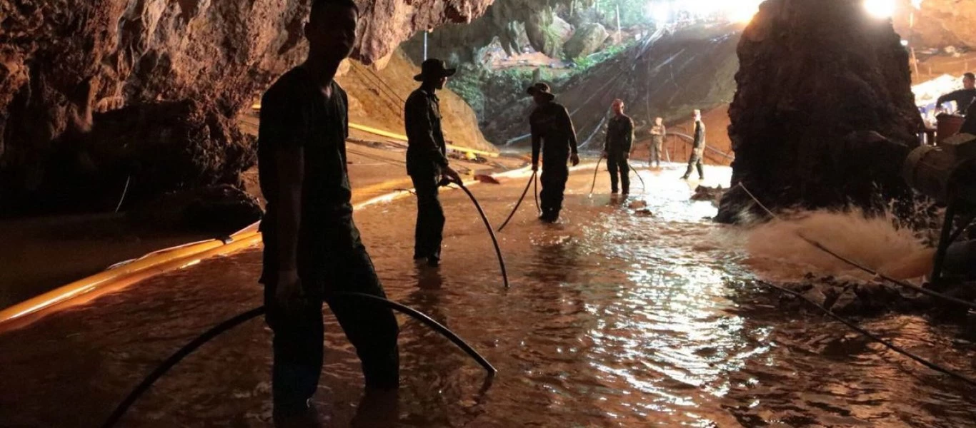 Συνεχίζεται η αγωνία για τα 8 παιδιά και τον προπονητή τους στην Ταϊλάνδη